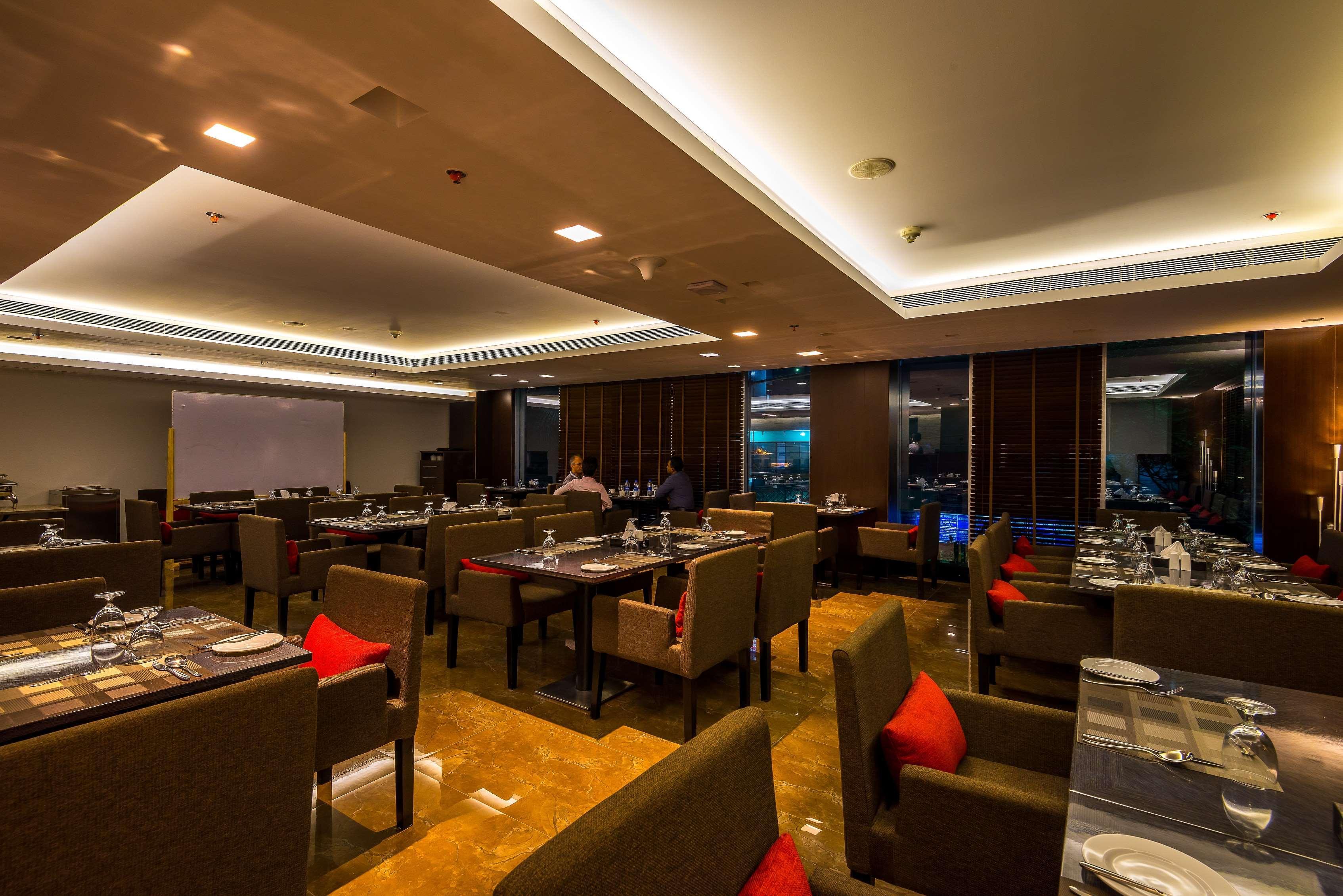Best Western Plus Maple Leaf Дакка Экстерьер фото